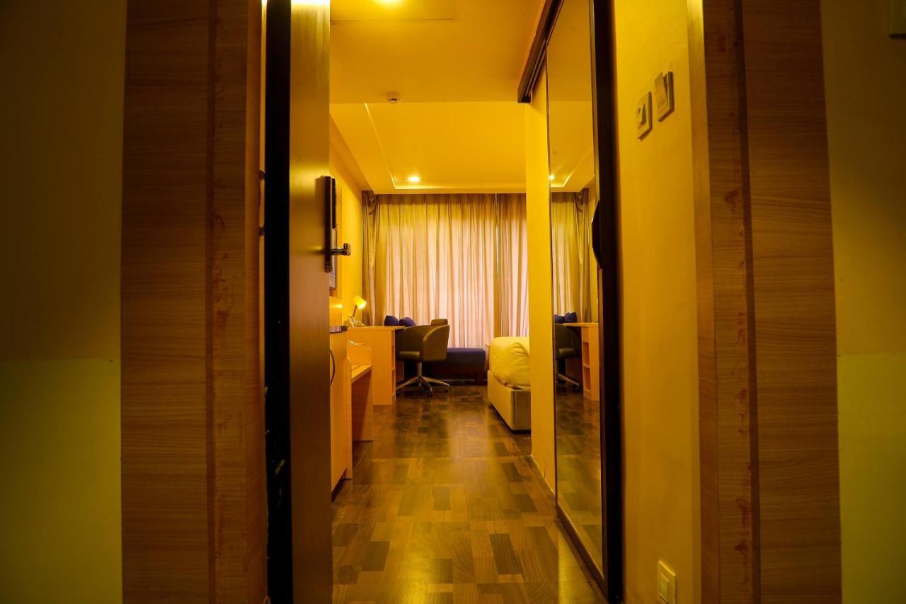 Bay View Hotel Vizag Visakhapatnam Exterior foto